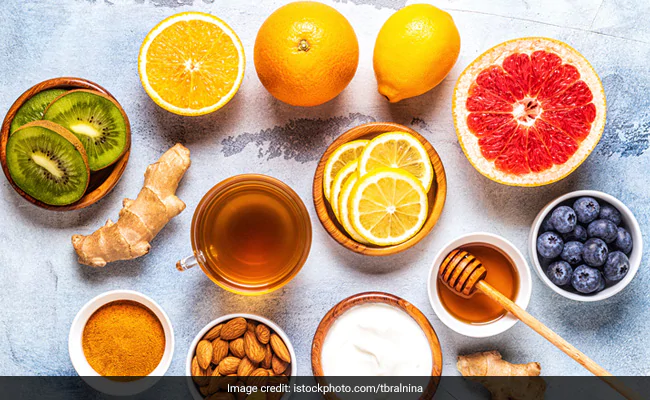 wellhealthorganic.com:to-increase-immunity-include-winter-foods-in-your-diet-health-tips-in-hindi