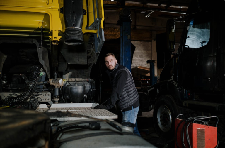 How to Find a Trusted Commercial Truck Repair Service Near You
