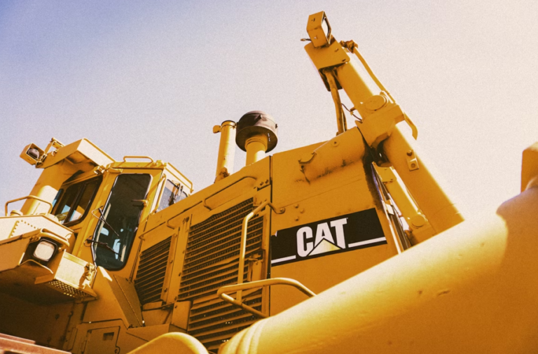 Hiring vs Buying Heavy Machinery - Guide for Construction Companies