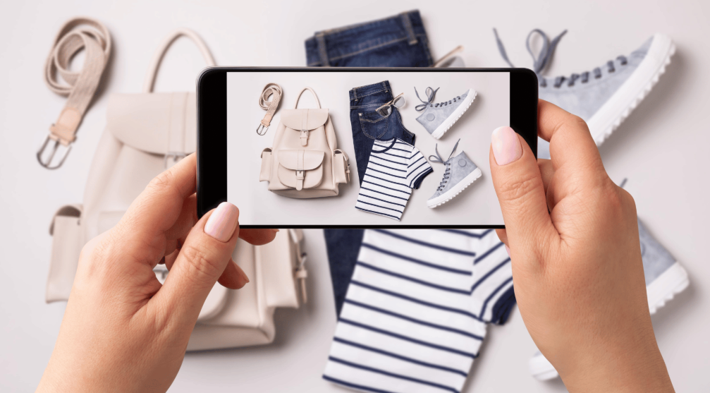 E-Commerce Innovations Driving the Fashion Accessories Market