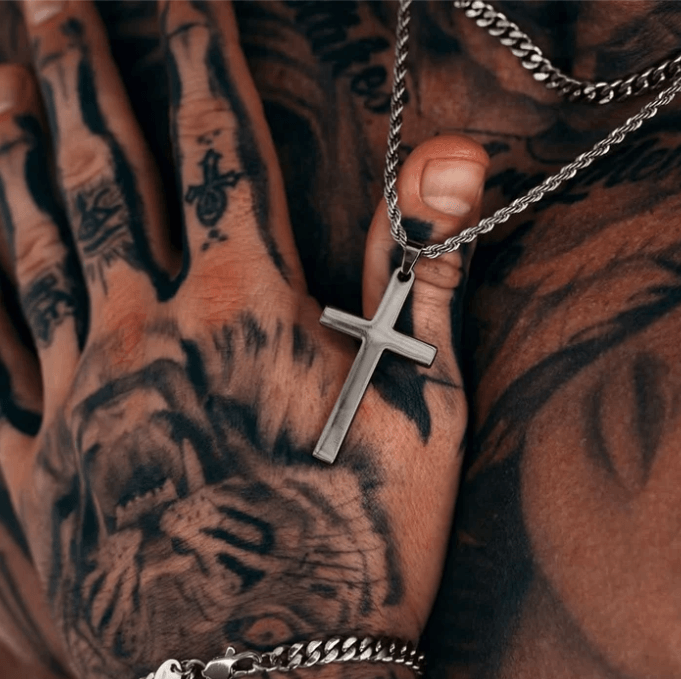 Elevate Your Look With the New Wave of Men’s Cross Pendant Necklace Styles
